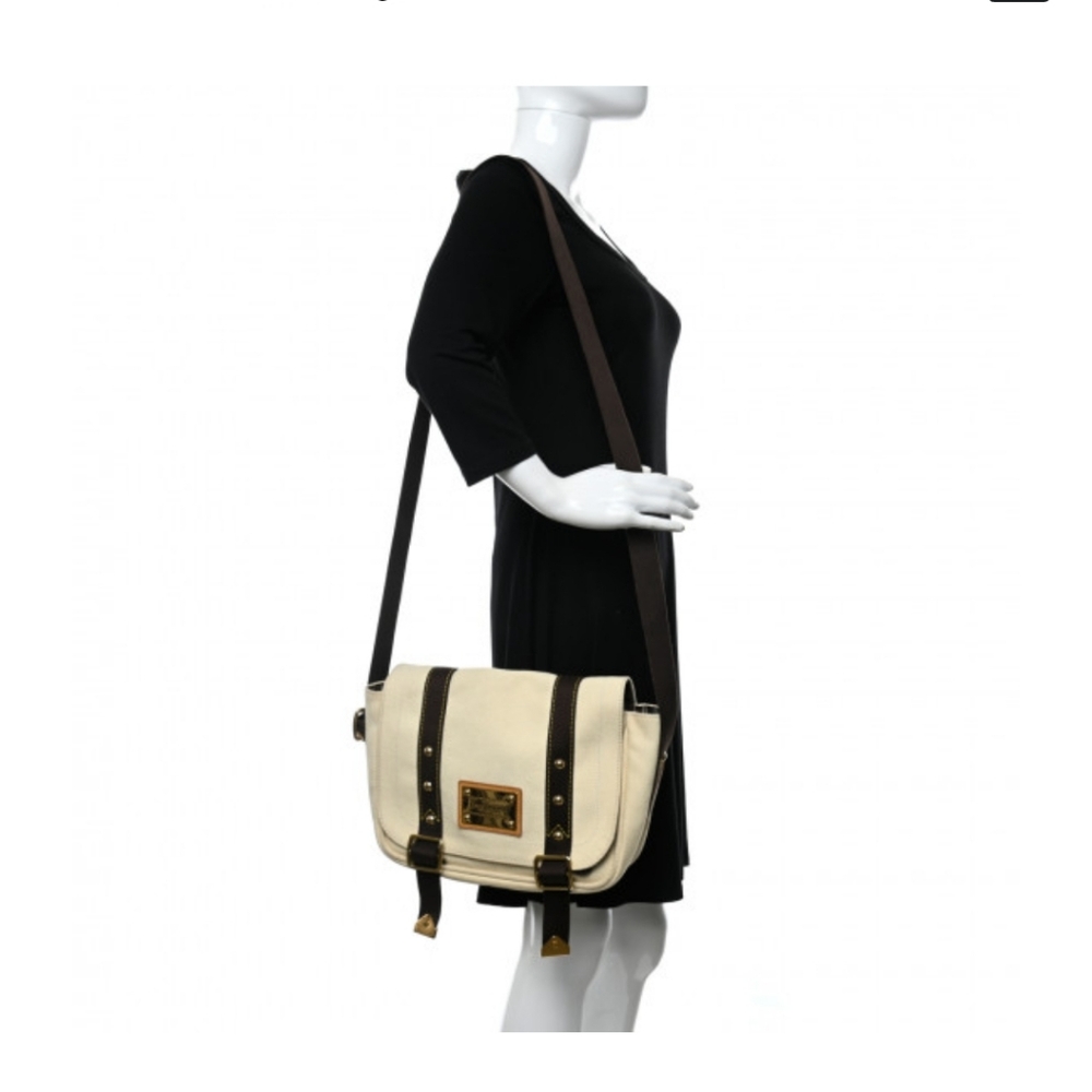 LOUIS VUITTON Antigua Besace PM
Messenger White - Picture 3 of 15